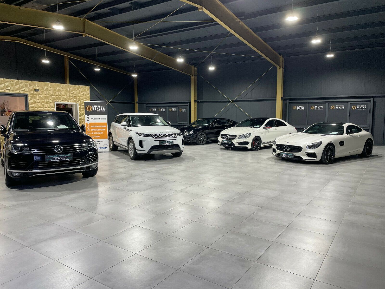 Jaguar E-PACE S/NAVI/KAMERA/APPLE/ACC/SHZ/KLIMA/TOTWINK