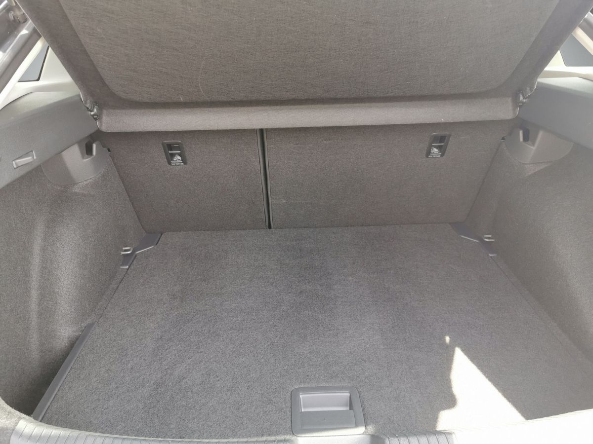 Volkswagen Taigo Life 1.0 TSI - Samsaru's Car Outlet