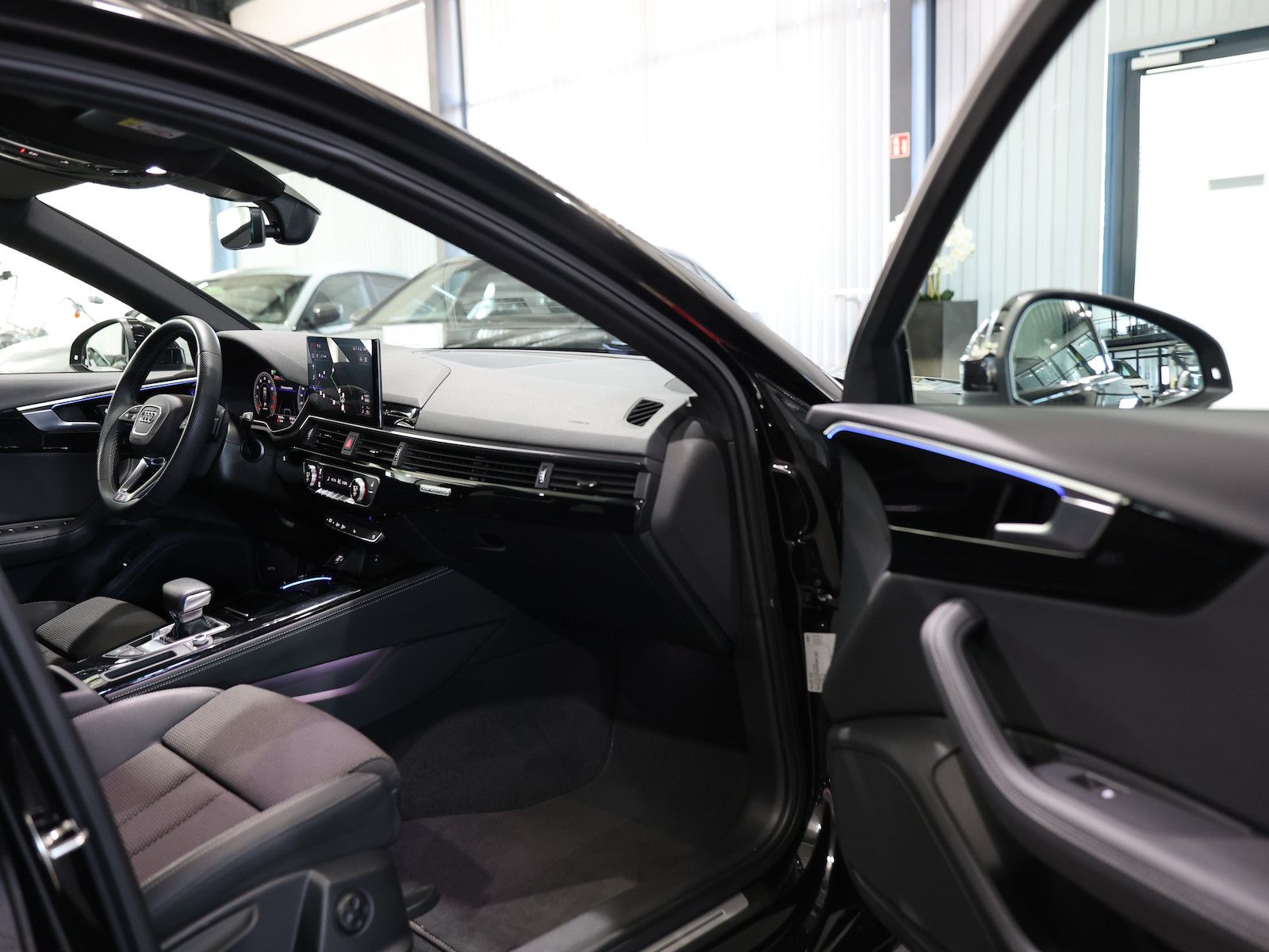 Audi A4 Avant 45 TFSI Q COMPETITION S-LINE BLACK