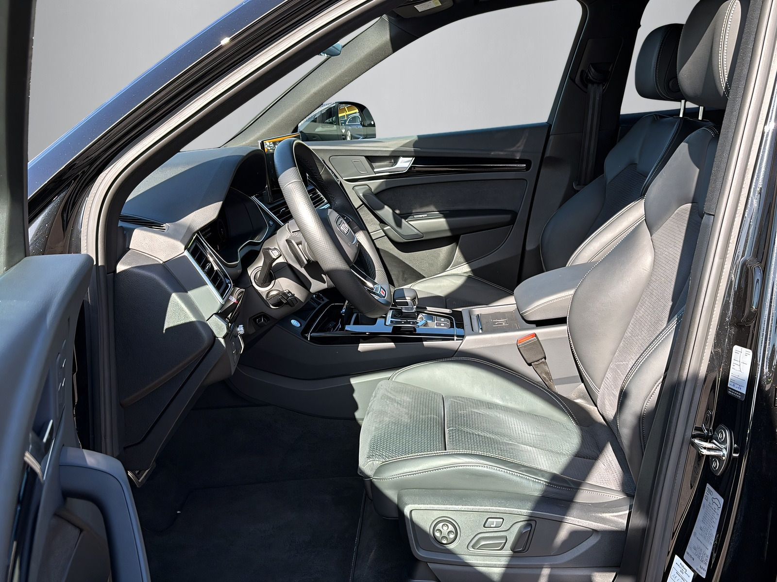 Audi Q5 S line business 40 TDI quattro S-tronic +AHK+
