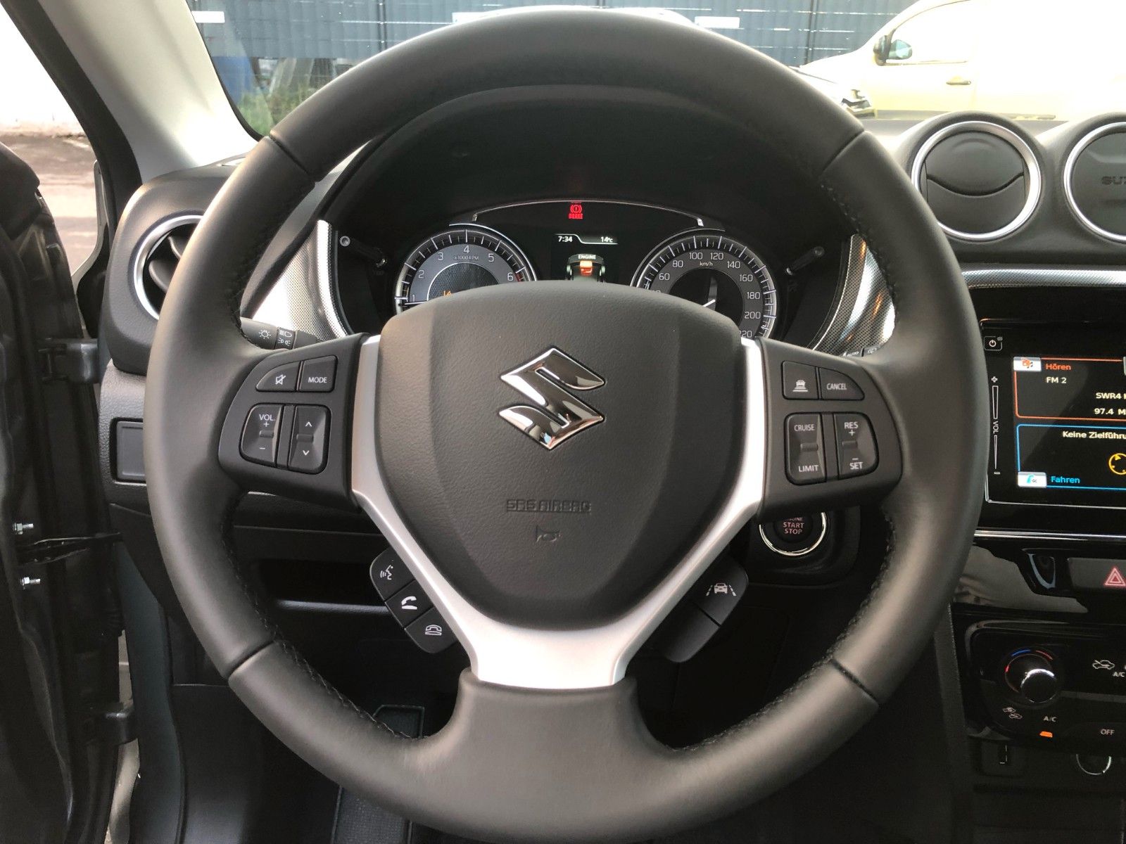Suzuki Vitara 1.4 BOOSTERJET Hybrid Comfort+ - Samsaru's Car Outlet