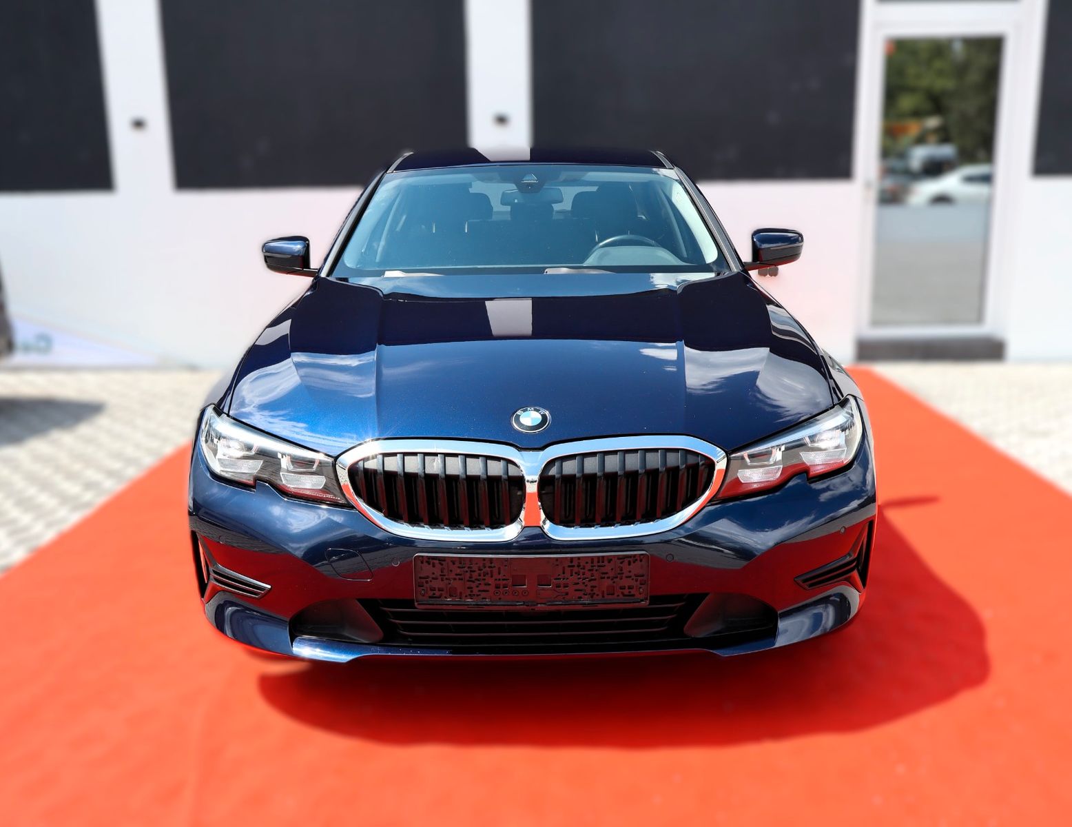 BMW 330 d xDrive - Samsaru's Car Outlet