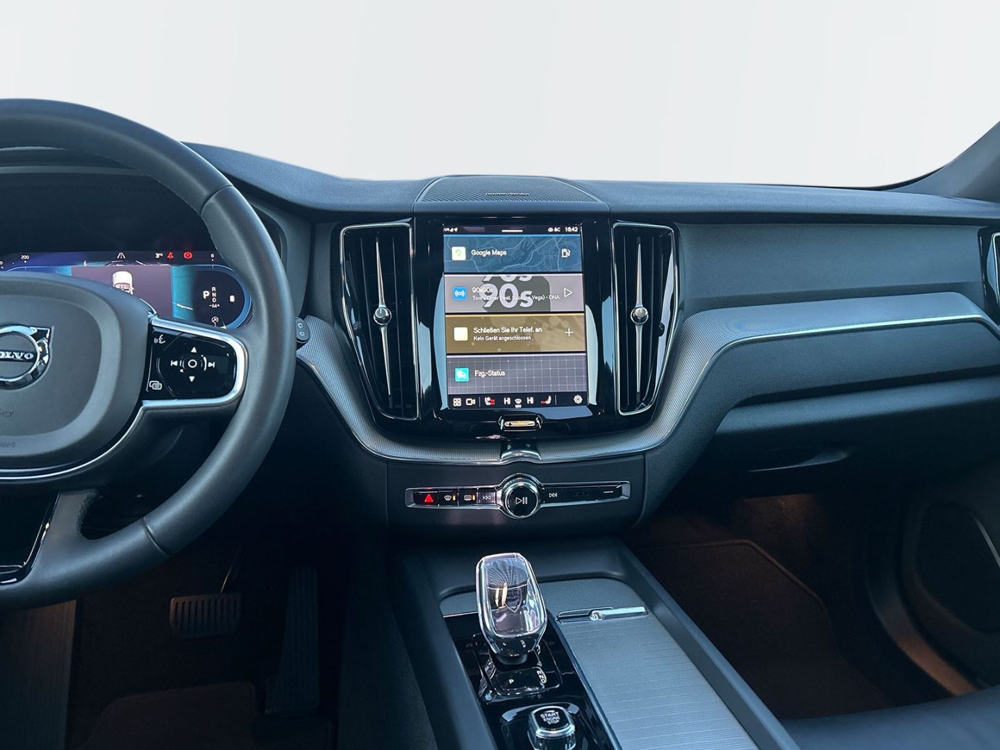Volvo XC60 B4 Benzin Plus Dark 20'' AHK ACC Harman DAB