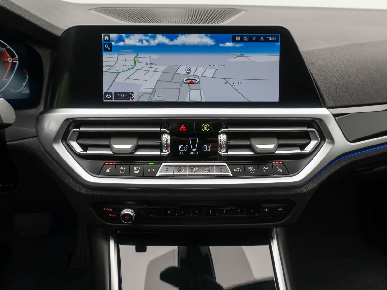 BMW 320d Sport Line - Samsaru's Car Outlet