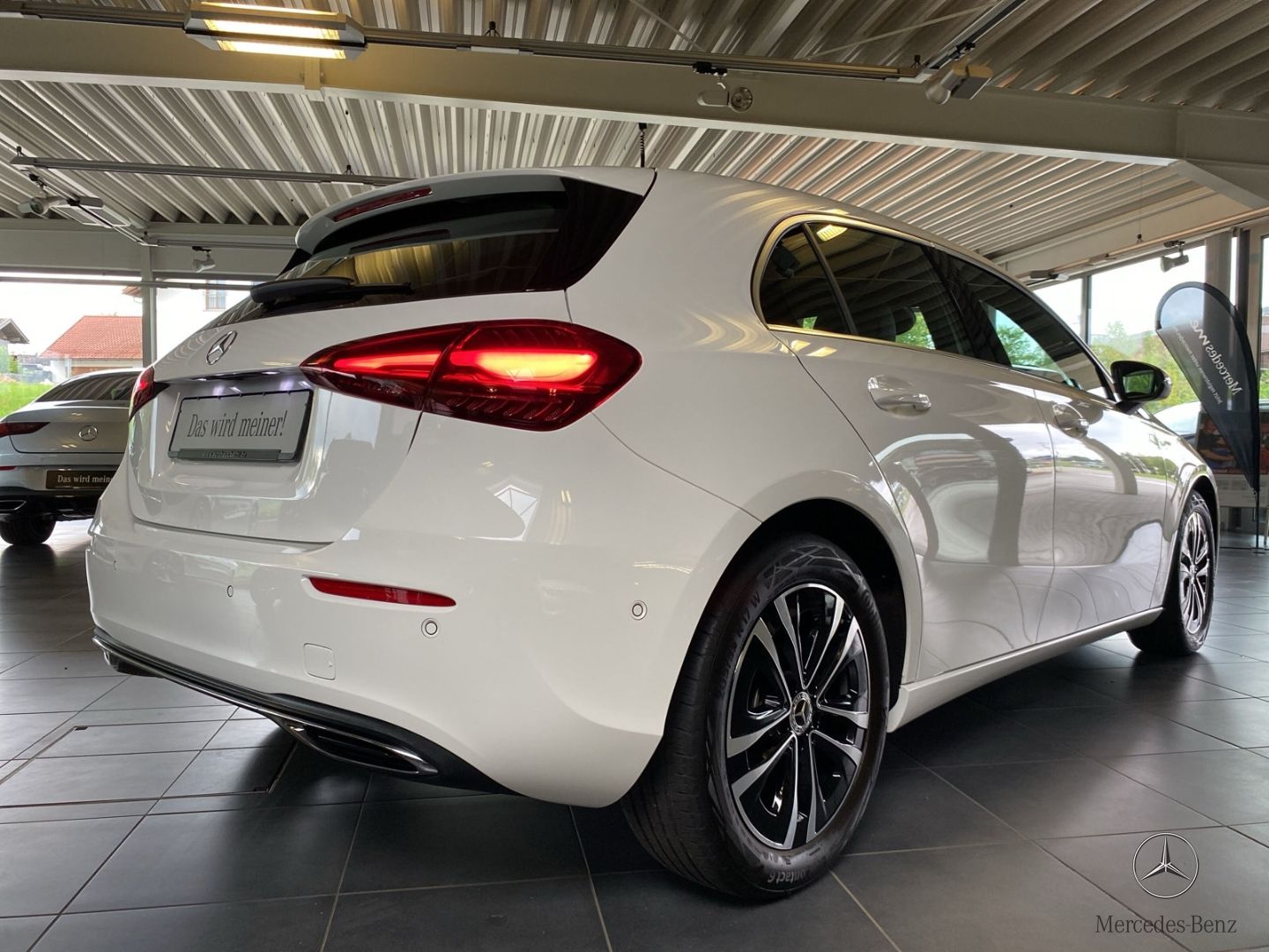 Mercedes-Benz A 180 7G-DCT PROGRESSIVE - Samsaru's Car Outlet