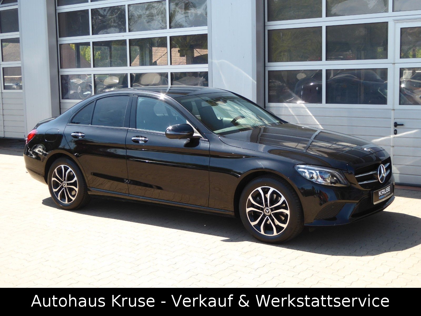 Mercedes-Benz C 200 - Samsaru's Car Outlet