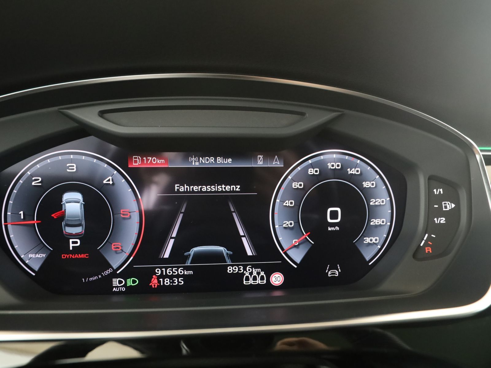 Audi A8 50 TDI quattro S line Pano+AHK+RFK+StandH+LUF