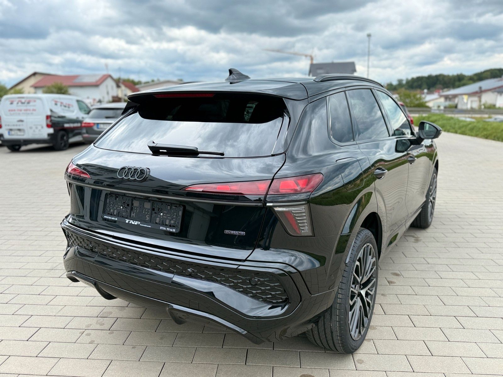 Audi Q3 TFSI S-line S tronic+AHK+PANO+SONOS+
