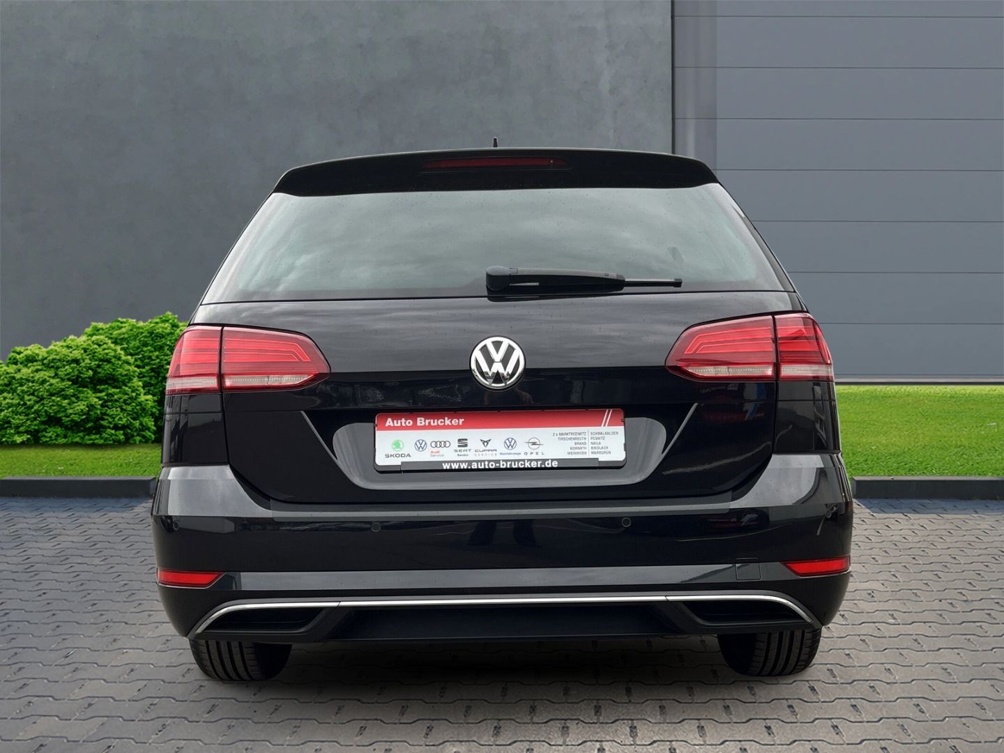 Volkswagen Golf Variant Comfortline 2.0 TDI - Samsaru's Car Outlet