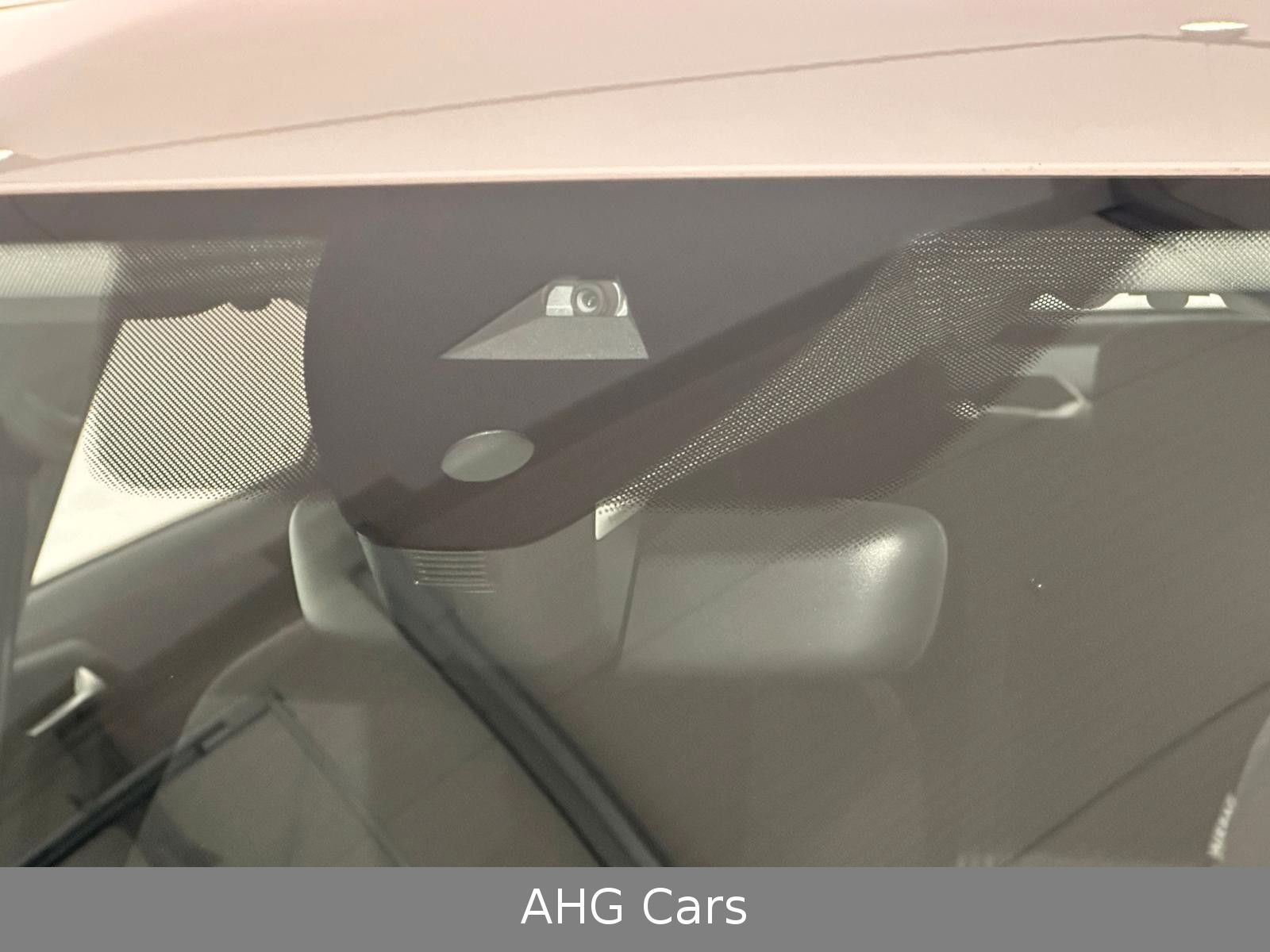 Volkswagen Taigo 1.0 TSI - Samsaru's Car Outlet