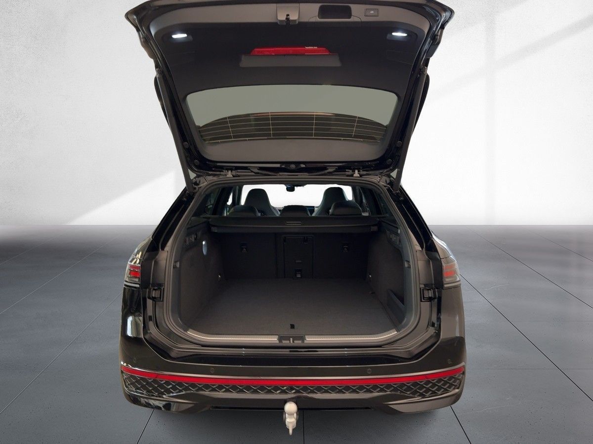 Volkswagen Passat Variant R-Line 1,5 eHybrid DSG AHZV PANO