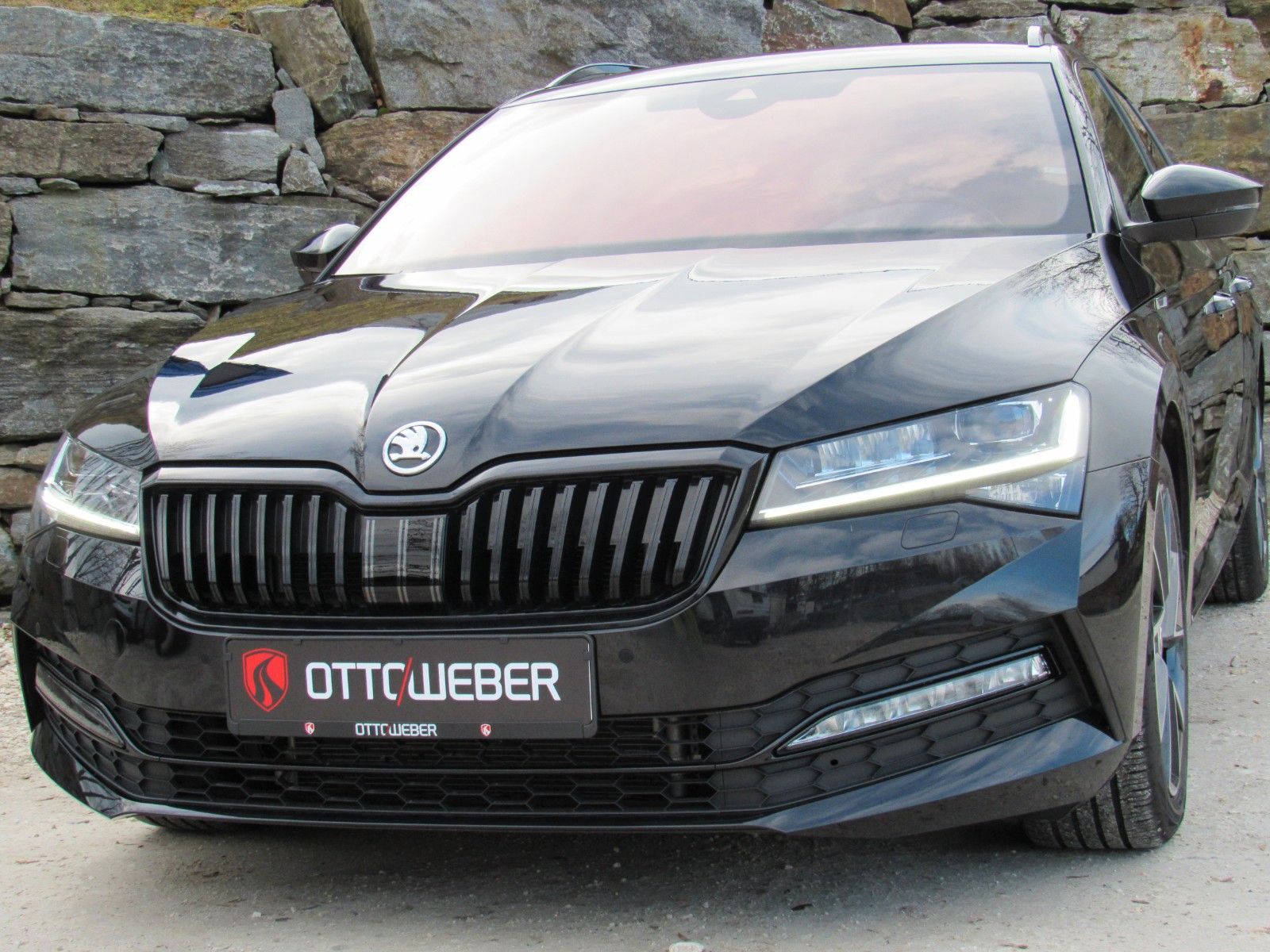 Skoda Superb 2.0 TDI DSG Sportline 4x4 BSD AHK PLA ACC