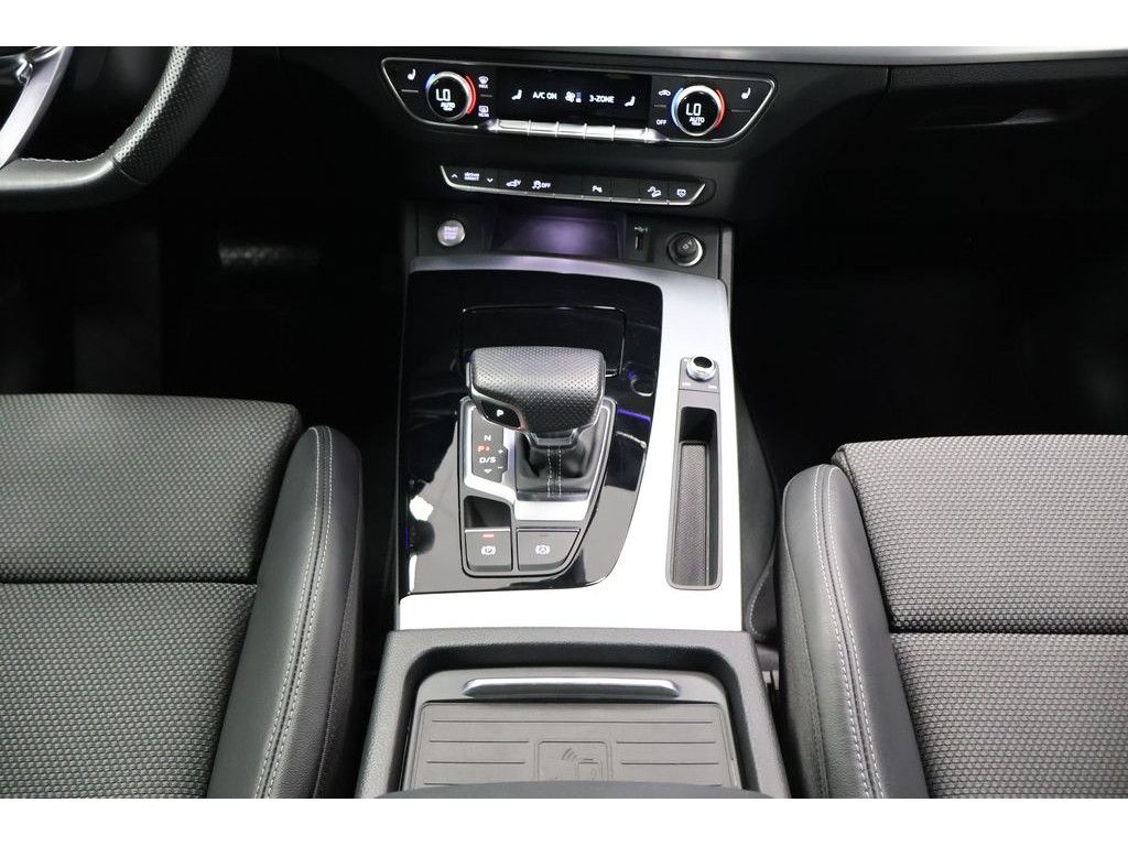 Audi Q5 55 TFSI e quattro S line S tronic - Samsaru's Car Outlet