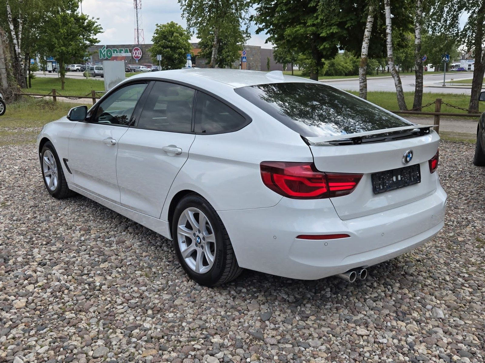 BMW 3 Gran Turismo 330 i xDrive Advantage - Samsaru's Car Outlet