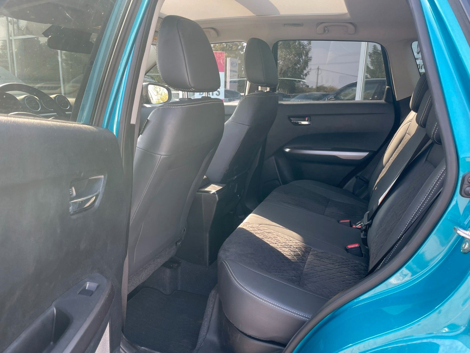 Suzuki Vitara 1.5 Hybrid Comfort+ 4x4 - Samsaru's Car Outlet
