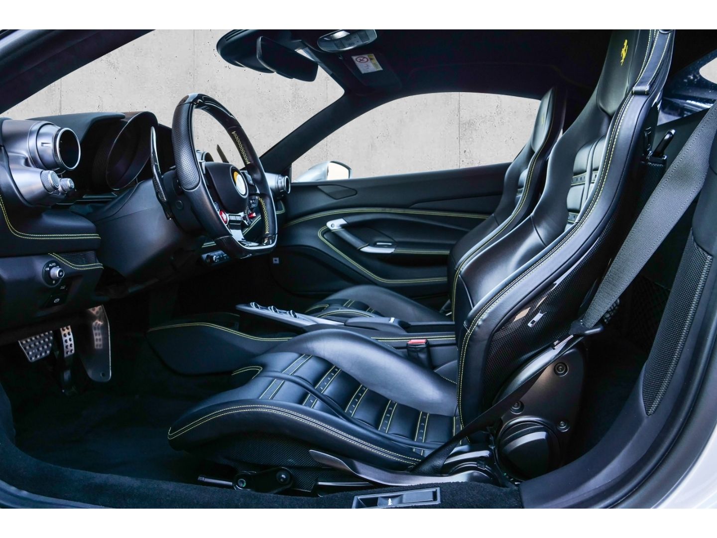 Ferrari F8 Tributo - Samsaru's Car Outlet