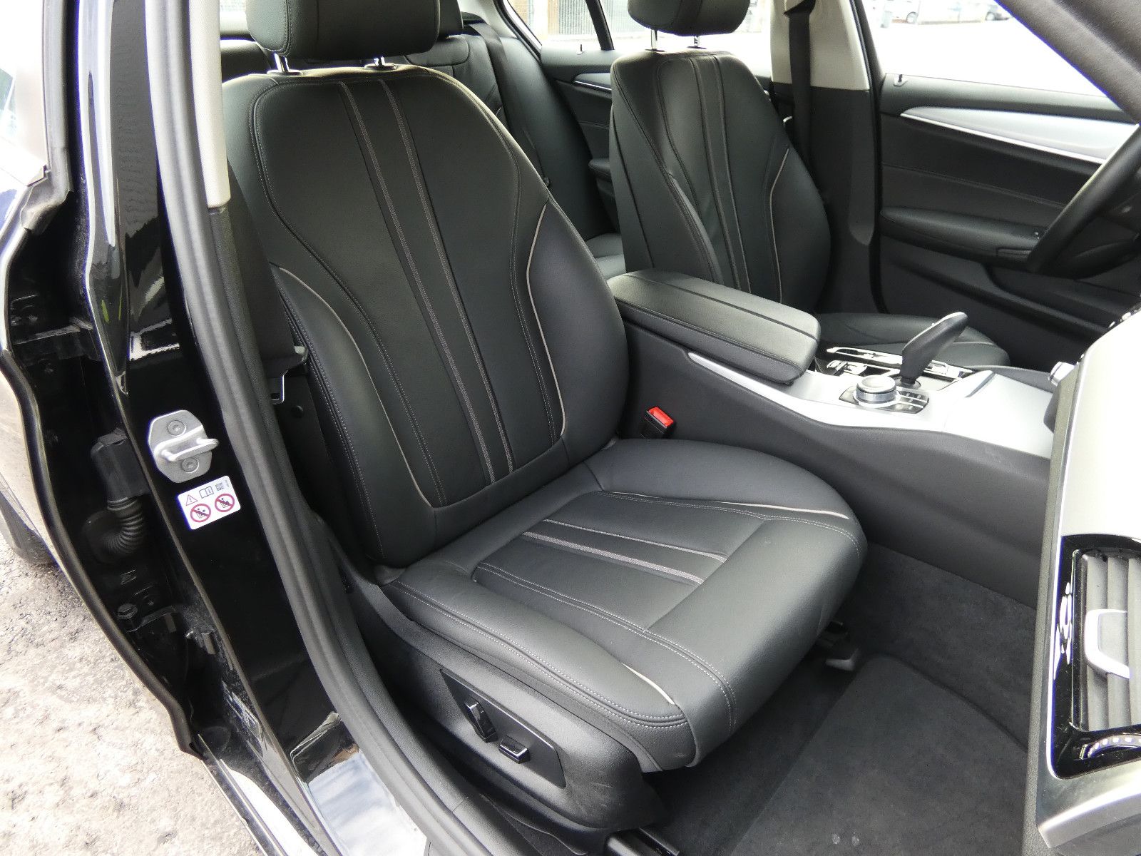 BMW 520d xDrive LED Leder Navi Kamera 1-Hand Facelif