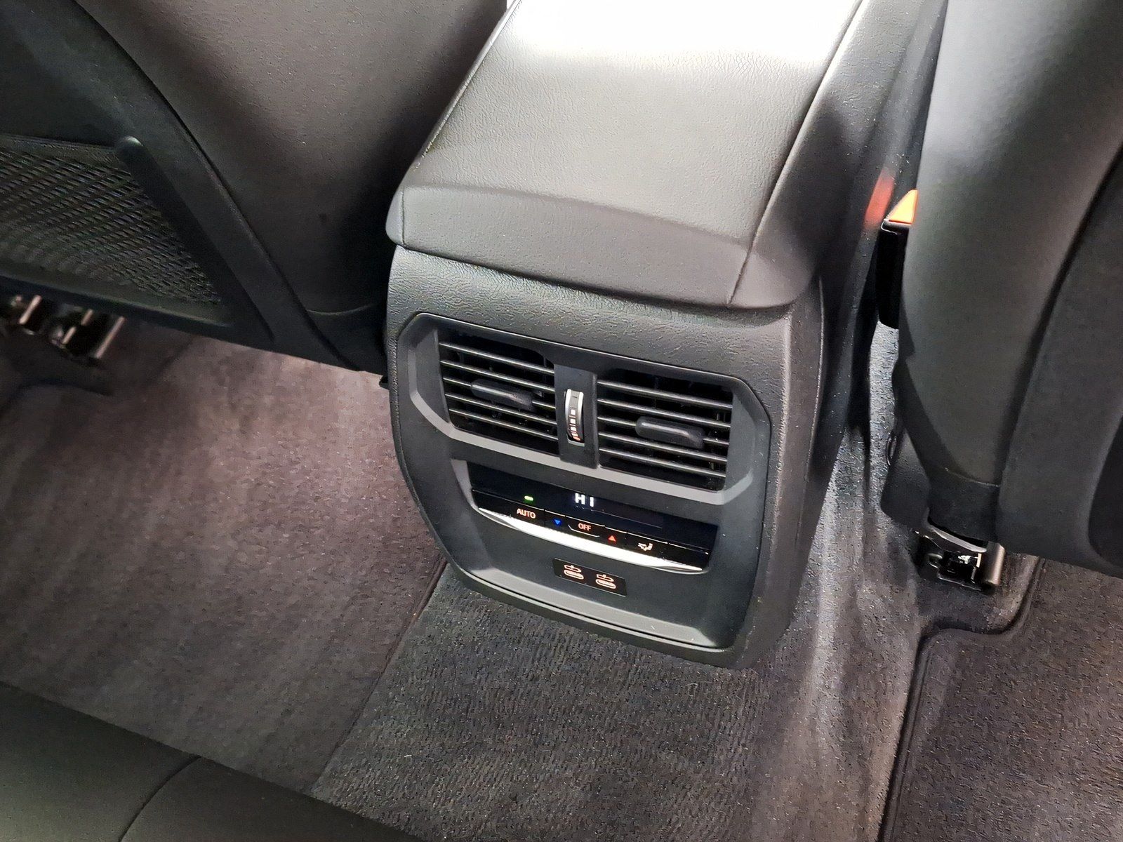 BMW 320d xDrive Limousine Sport Line - Samsaru's Car Outlet