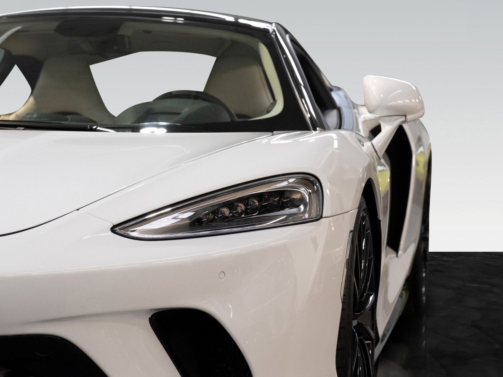 McLaren GT | Luxe | MSO Electrochromic Roof