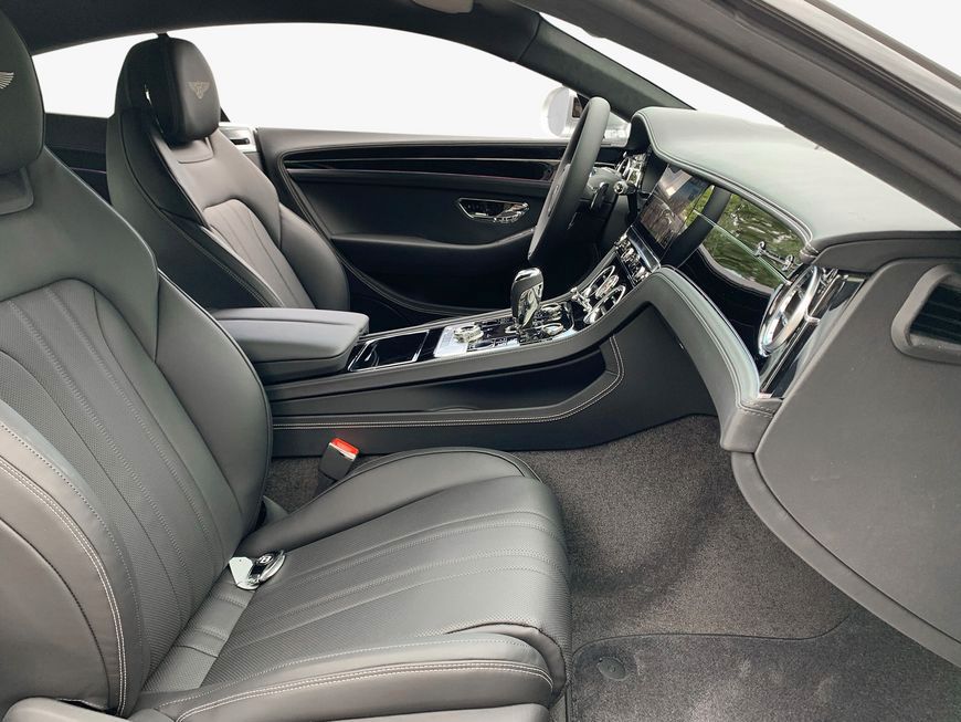 Bentley New Continental GT V8 Hybrid Black Edition