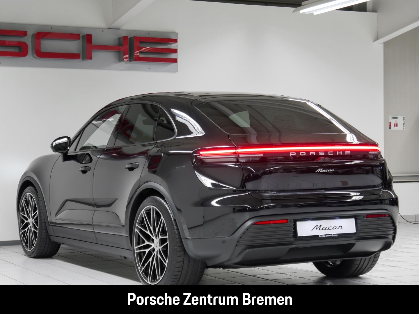 Porsche Macan 4 - Samsaru's Car Outlet