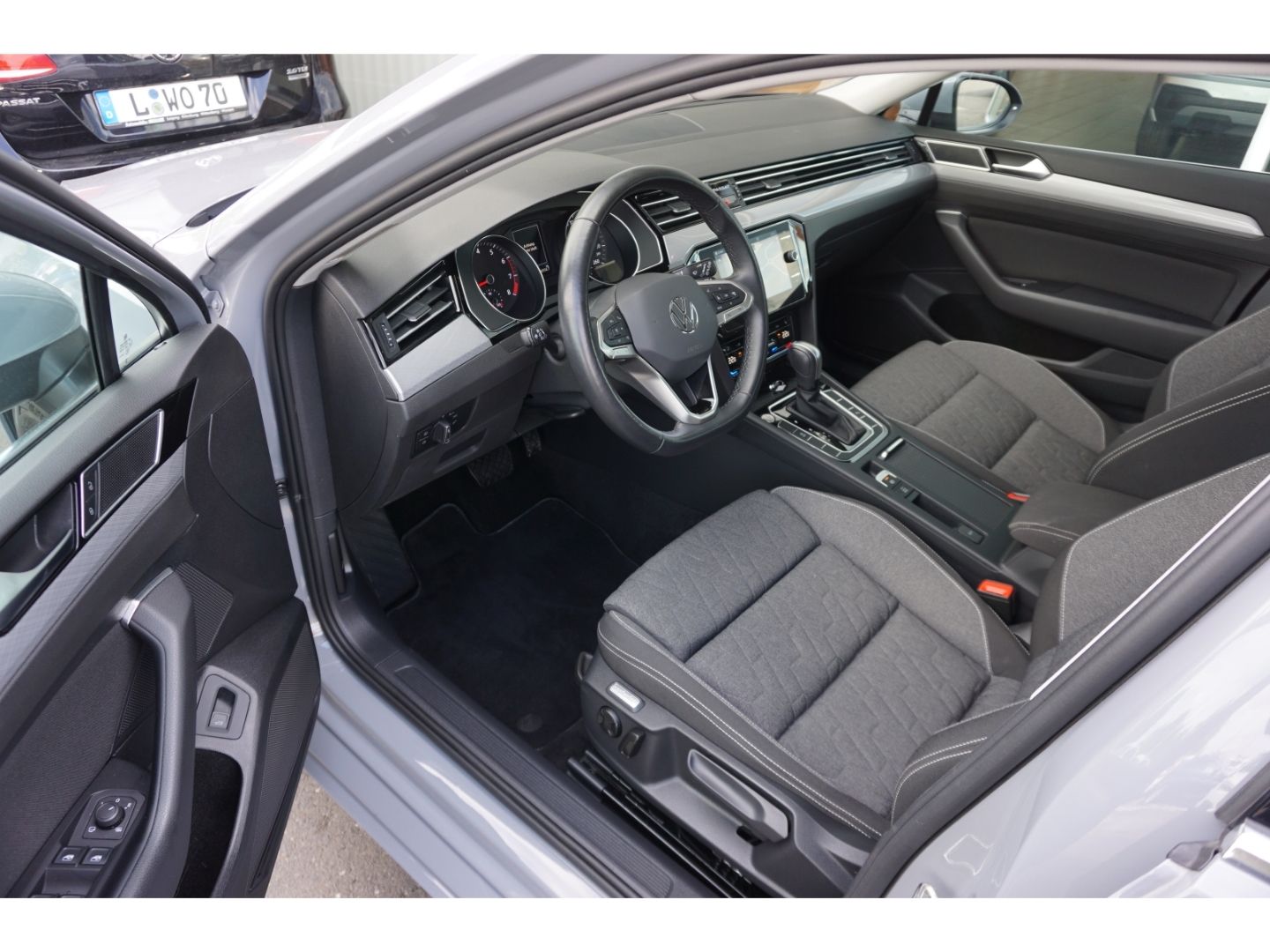 Volkswagen Passat 1.5TSI-DSG - Samsaru's Car Outlet