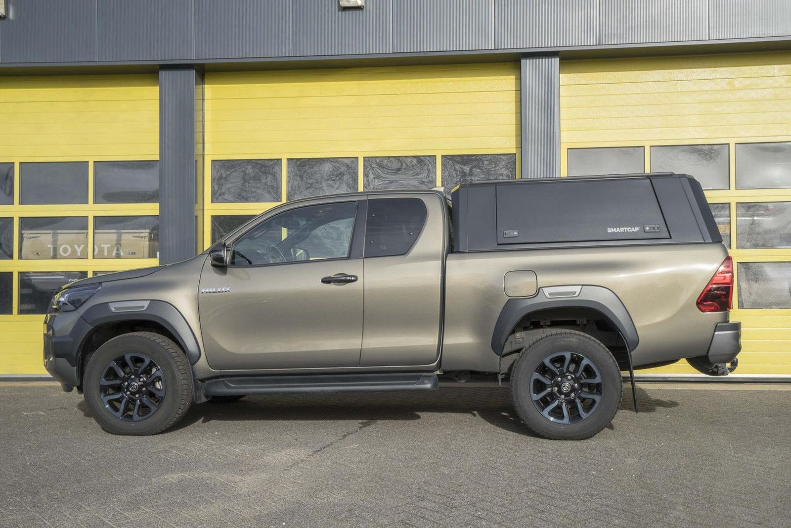 Toyota Hilux 2.8 D-4D Xtra Cab Invincible