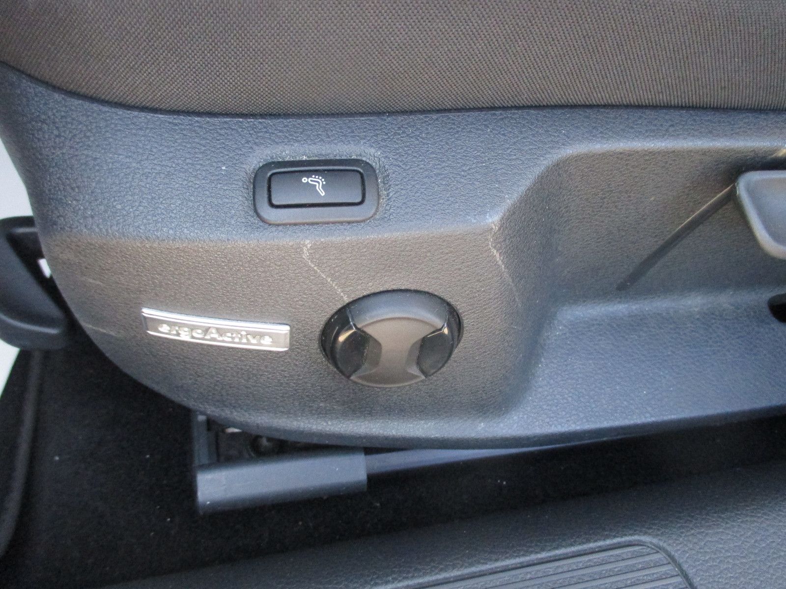Volkswagen Golf 7 2.0 TDI R-Line - Samsaru's Car Outlet