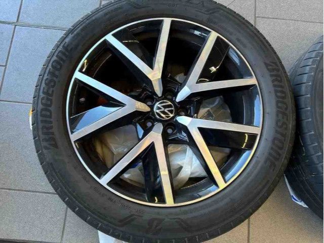 Volkswagen Touareg 3.0 TDI R-Line 4M - Samsaru's Car Outlet