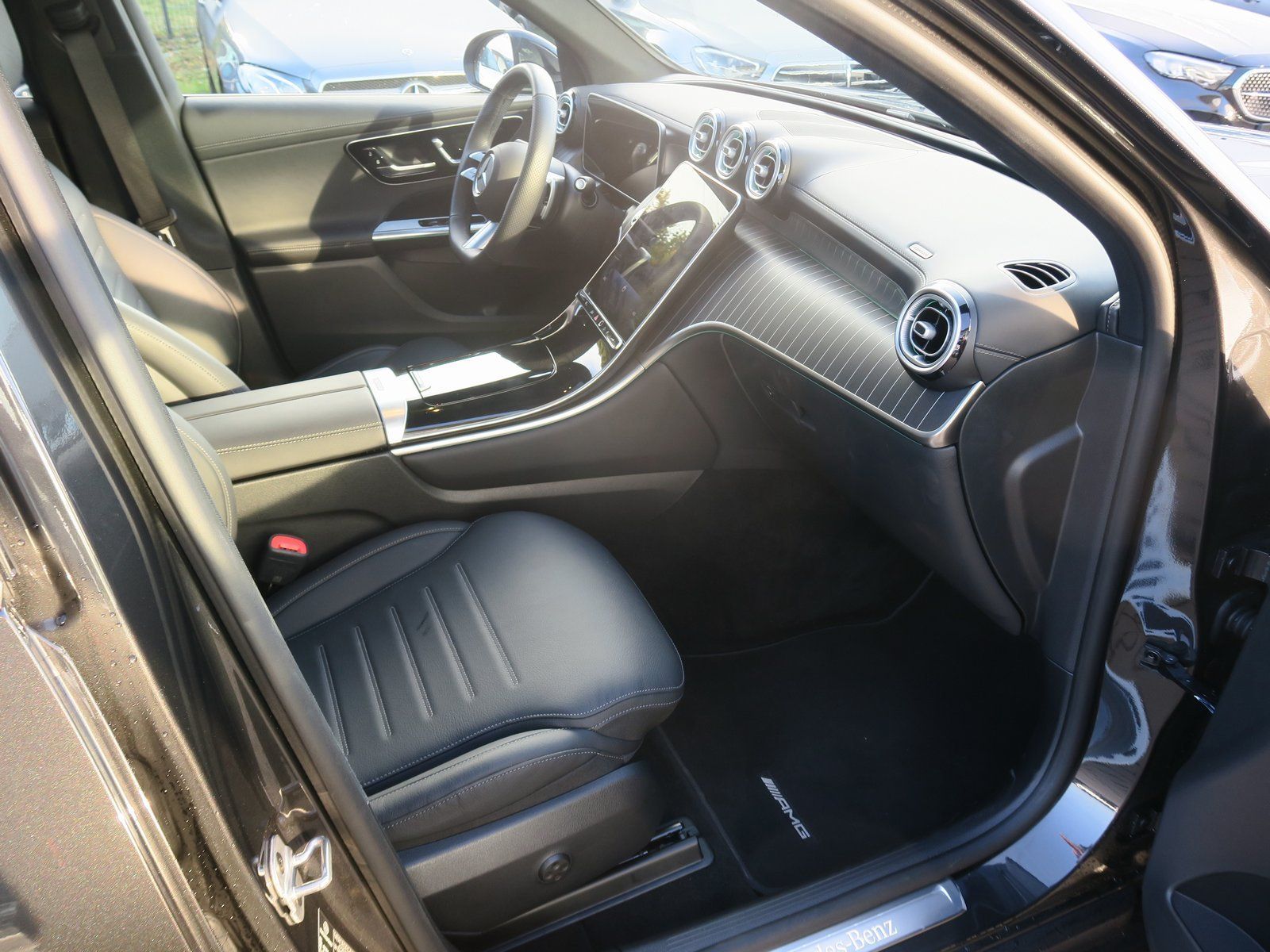 Mercedes-Benz GLC 300 d 4M AMG Panorama AHK Distronic Burm. 3d