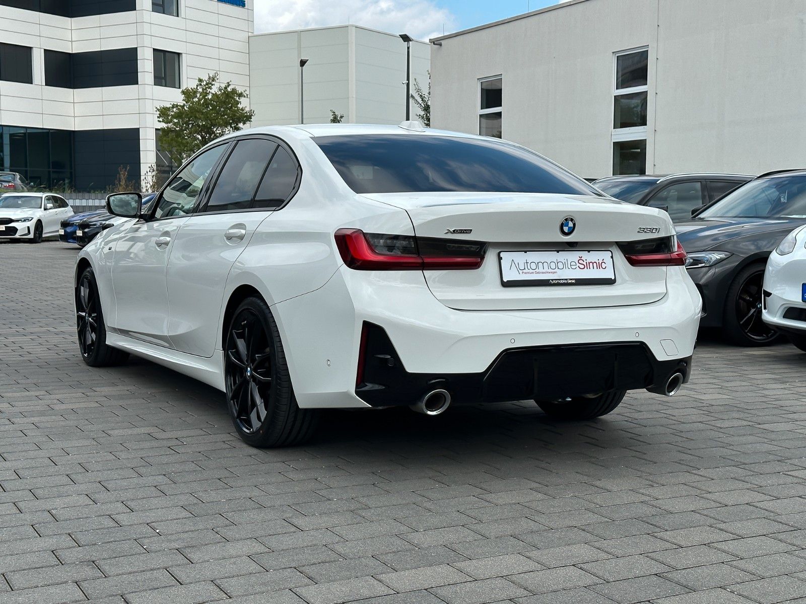 BMW 330 i xD M Sport - Samsaru's Car Outlet