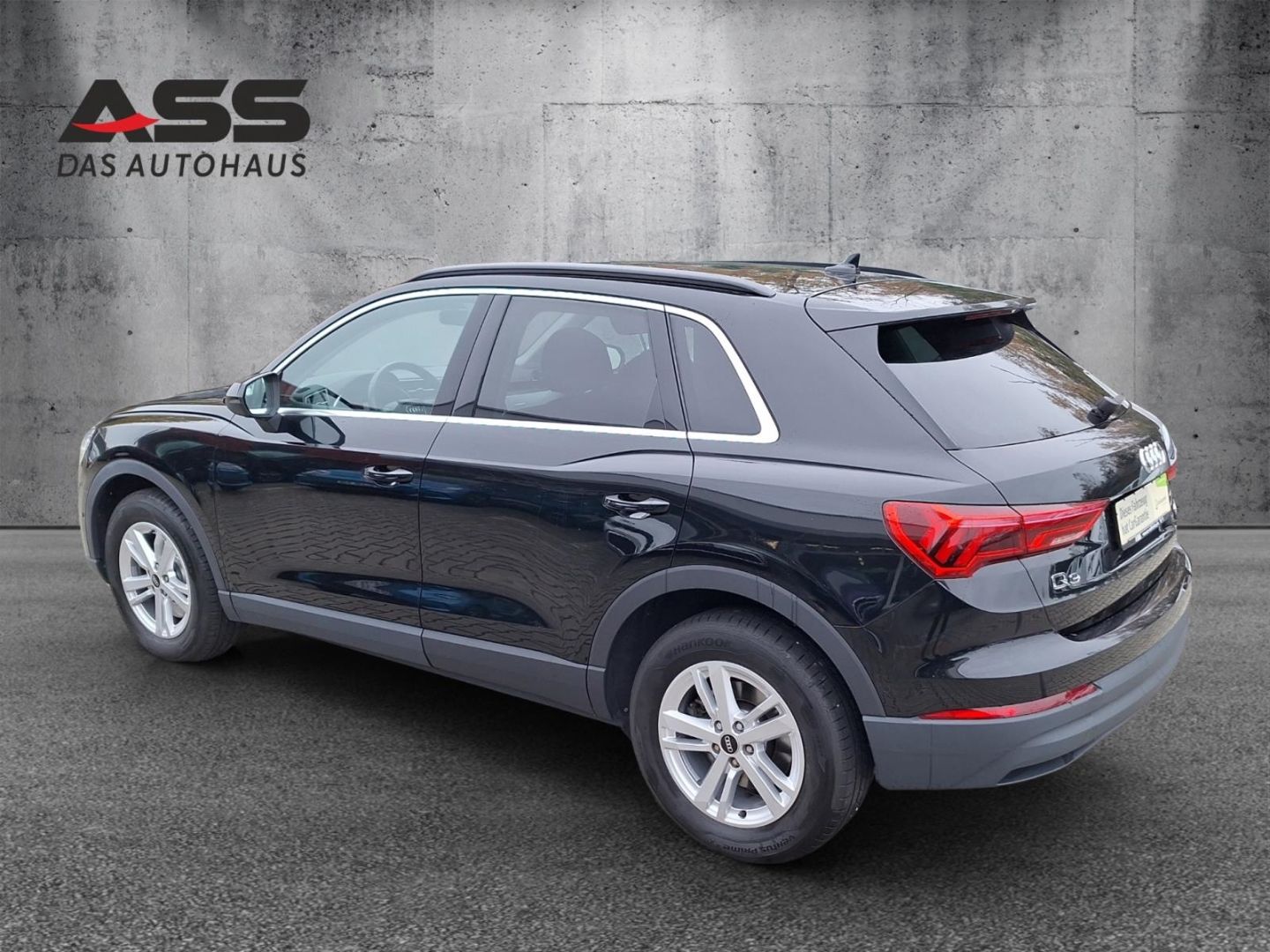 Audi Q3 40 2.0 TDI quattro - Samsaru's Car Outlet