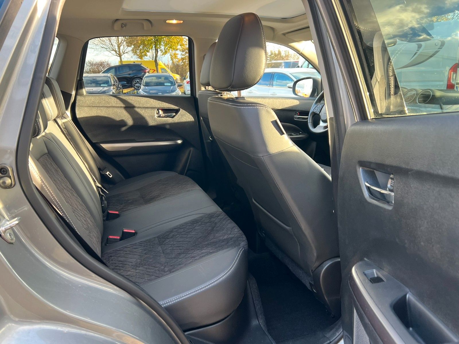 Suzuki Vitara 1.4 Mild-Hybrid Comfort+ - Samsaru's Car Outlet
