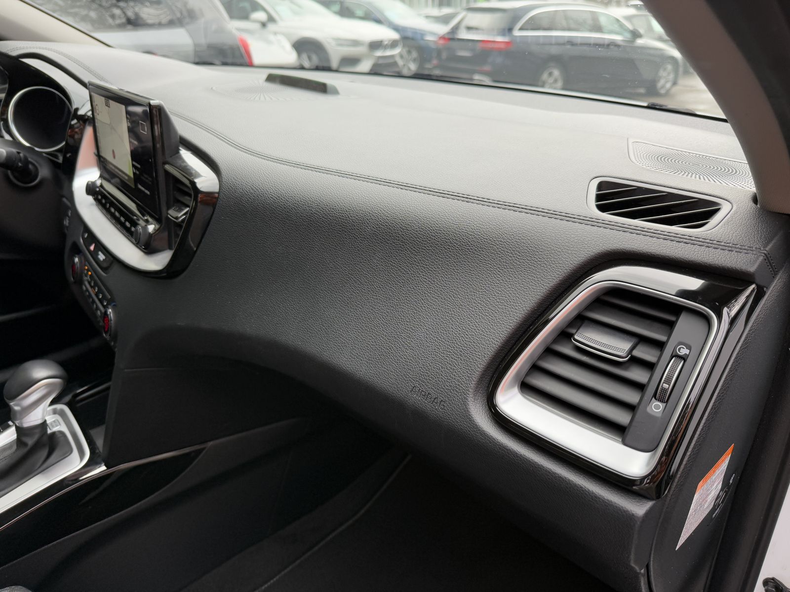 Kia Ceed Plug-in Hybrid Vision - Samsaru's Car Outlet