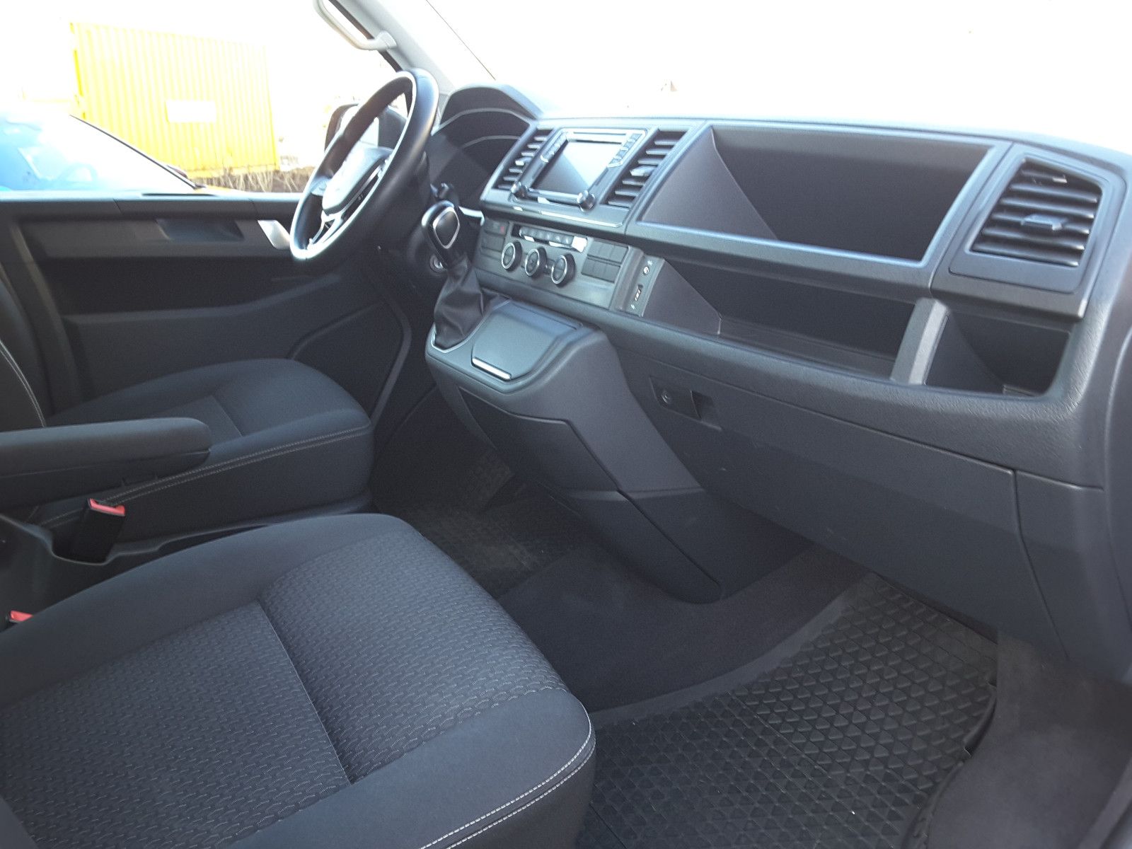 Volkswagen T6 Multivan 2.0 TDI DSG - Samsaru's Car Outlet