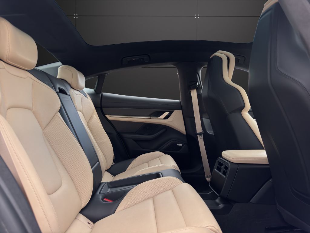 Porsche Taycan Turbo S 761 PS DeutschesFzg NP 223.475EUR