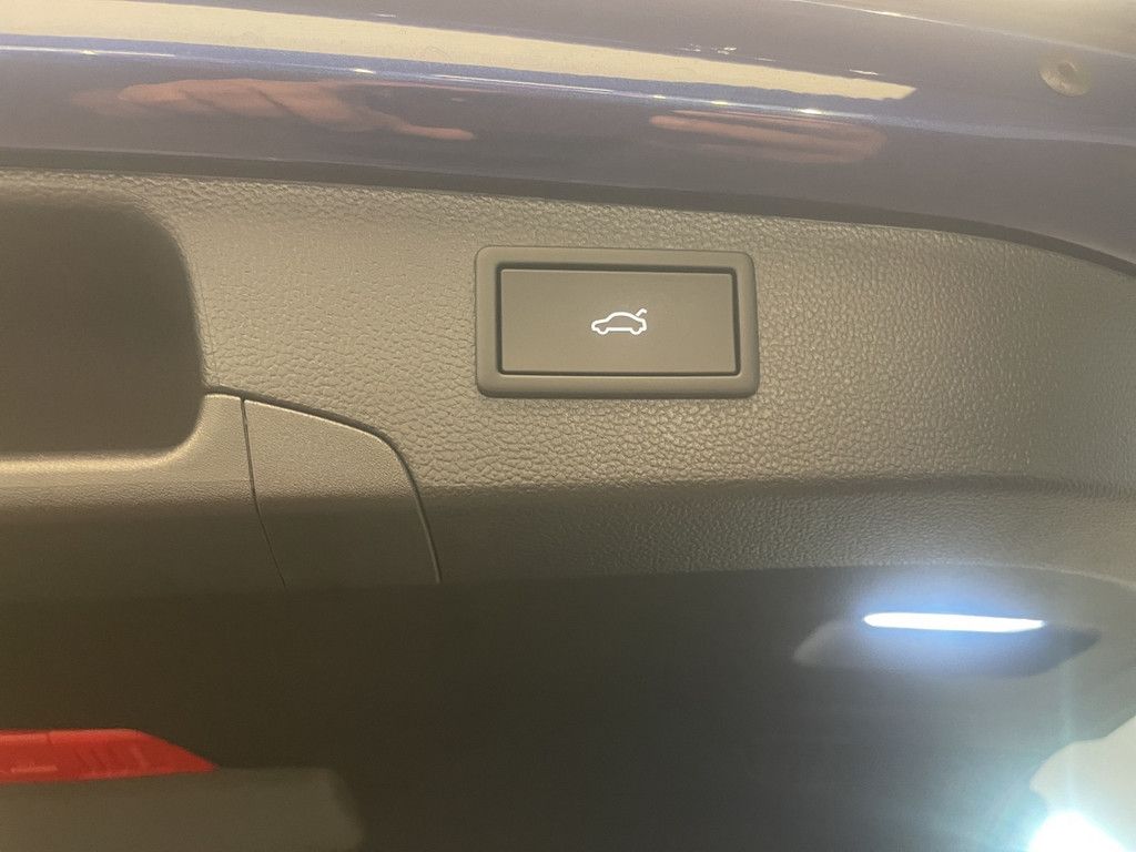Volkswagen Passat Variant 1.5 eHybrid Elegance DSG Matrix