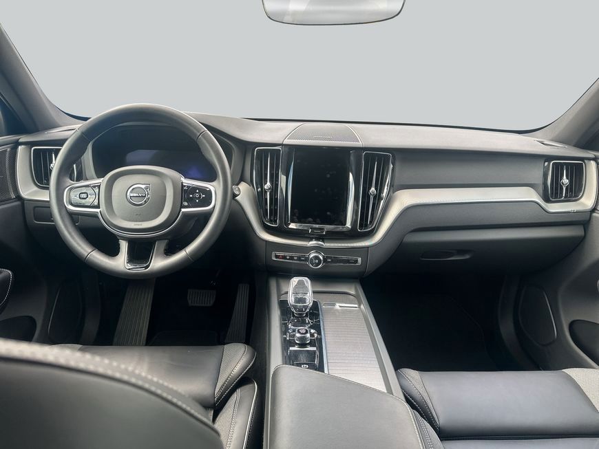 Volvo XC60 B4 D AWD Plus Dark