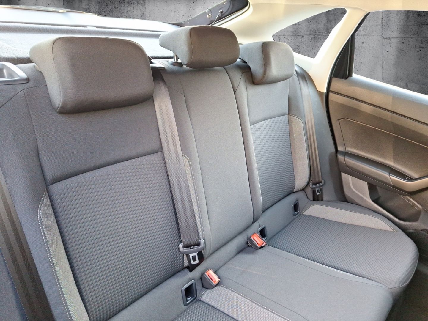 Volkswagen Taigo 1.0 TSI Life - Samsaru's Car Outlet