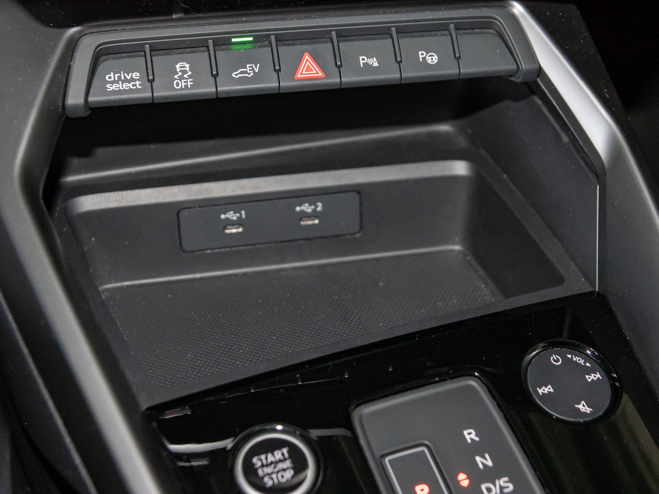 Audi A3 Sportback 45 TFSI e S line - Samsaru's Car Outlet