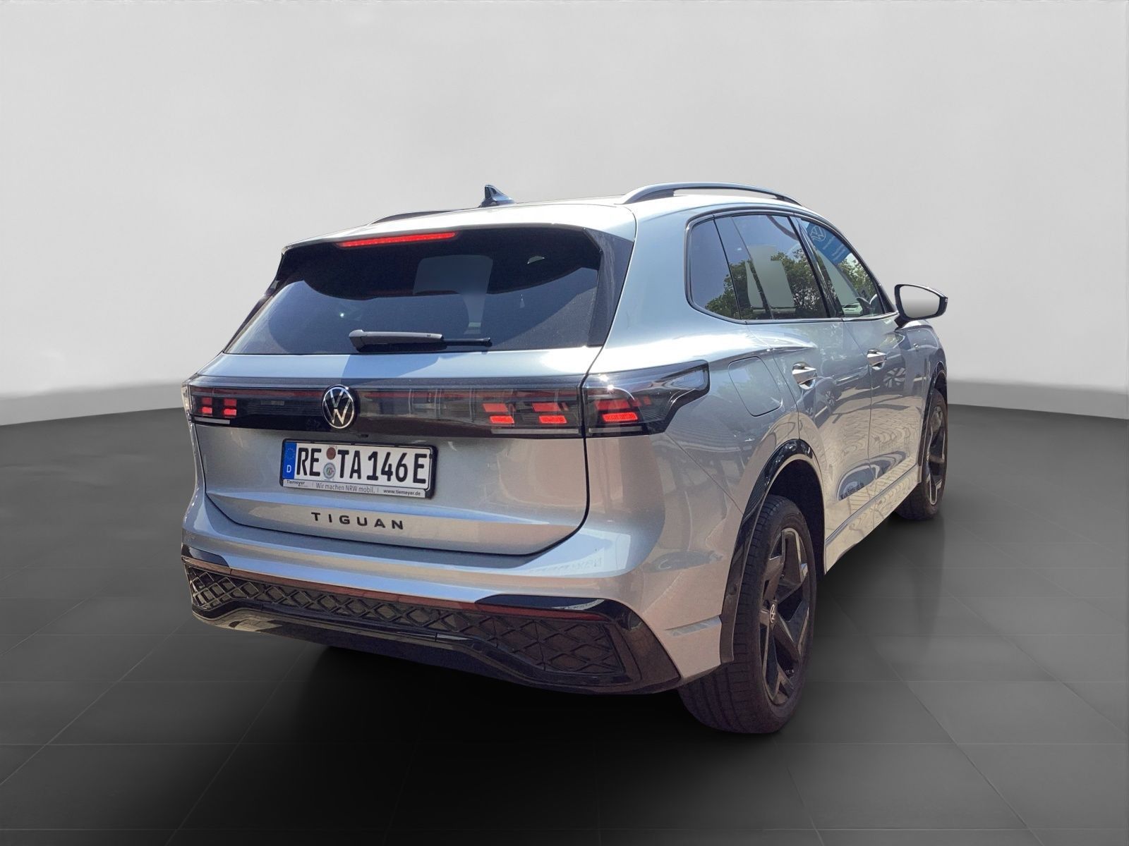 Volkswagen Tiguan 1.5 TSI DSG eHybrid R-LINE BLACK LEDER AH