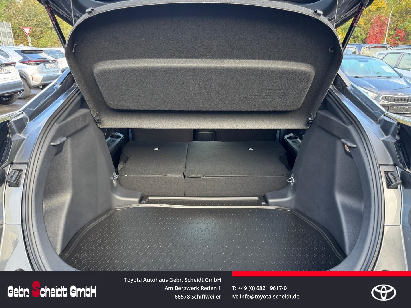 Toyota C-HR 1.8 Hybrid Team Deutschland Navi digitales