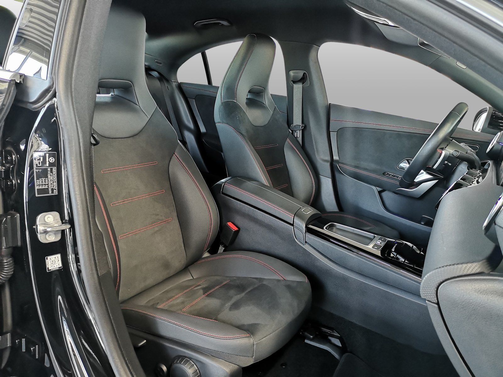 Mercedes-Benz CLA 180 Coupé AMG Line - Samsaru's Car Outlet