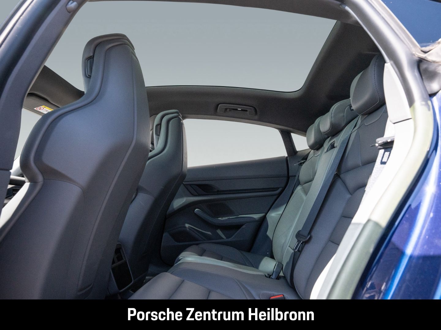 Porsche Taycan 4S Enzianblau Panoramadach Luftfederung