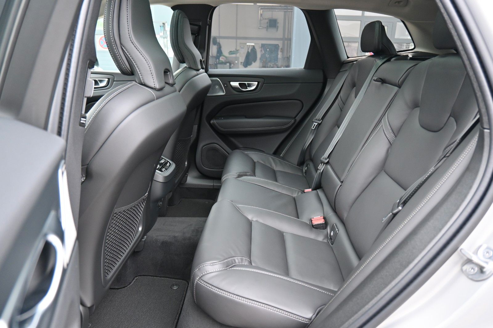 Volvo XC60 T8 RC AWD Ultra Dark*LUFT*360*ACC*AHK