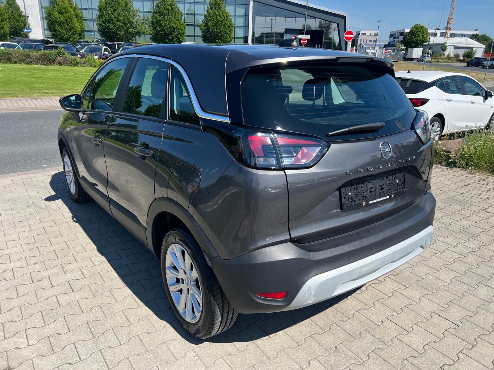 Opel Crossland 1.5 D Elegance - Samsaru's Car Outlet