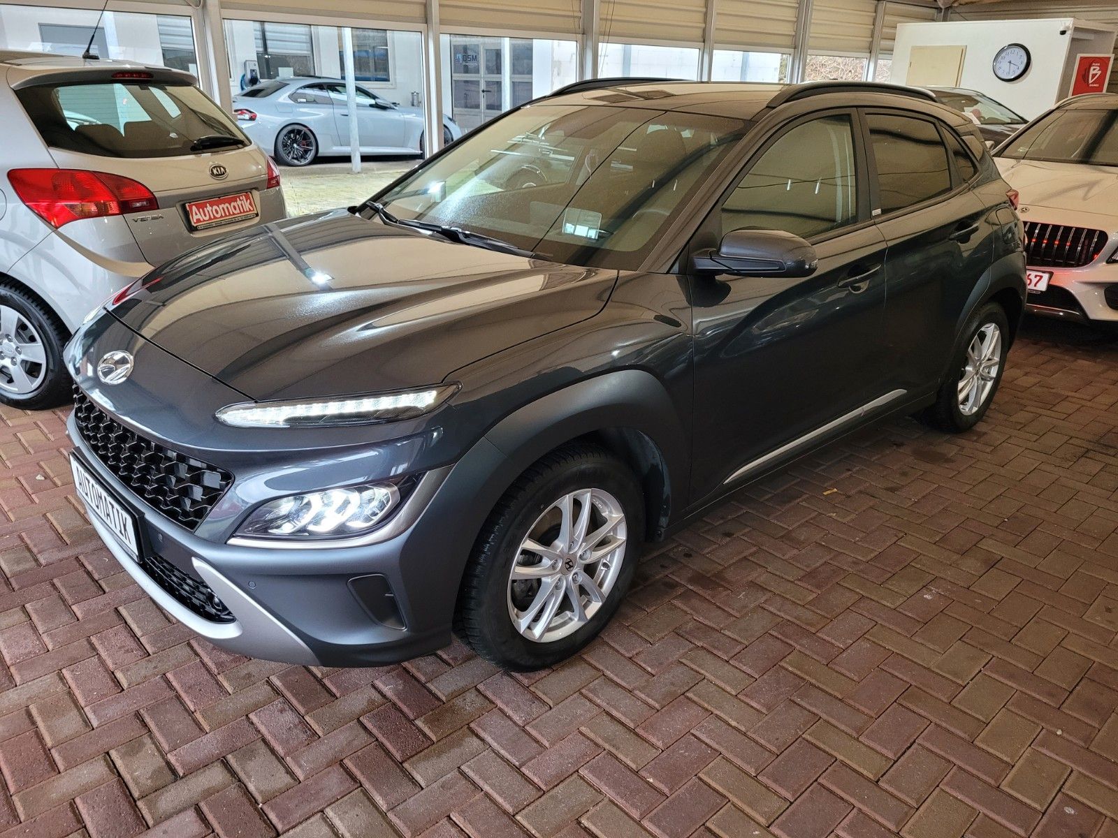 Hyundai Kona Prime Hybrid 2WD - Samsaru's Car Outlet