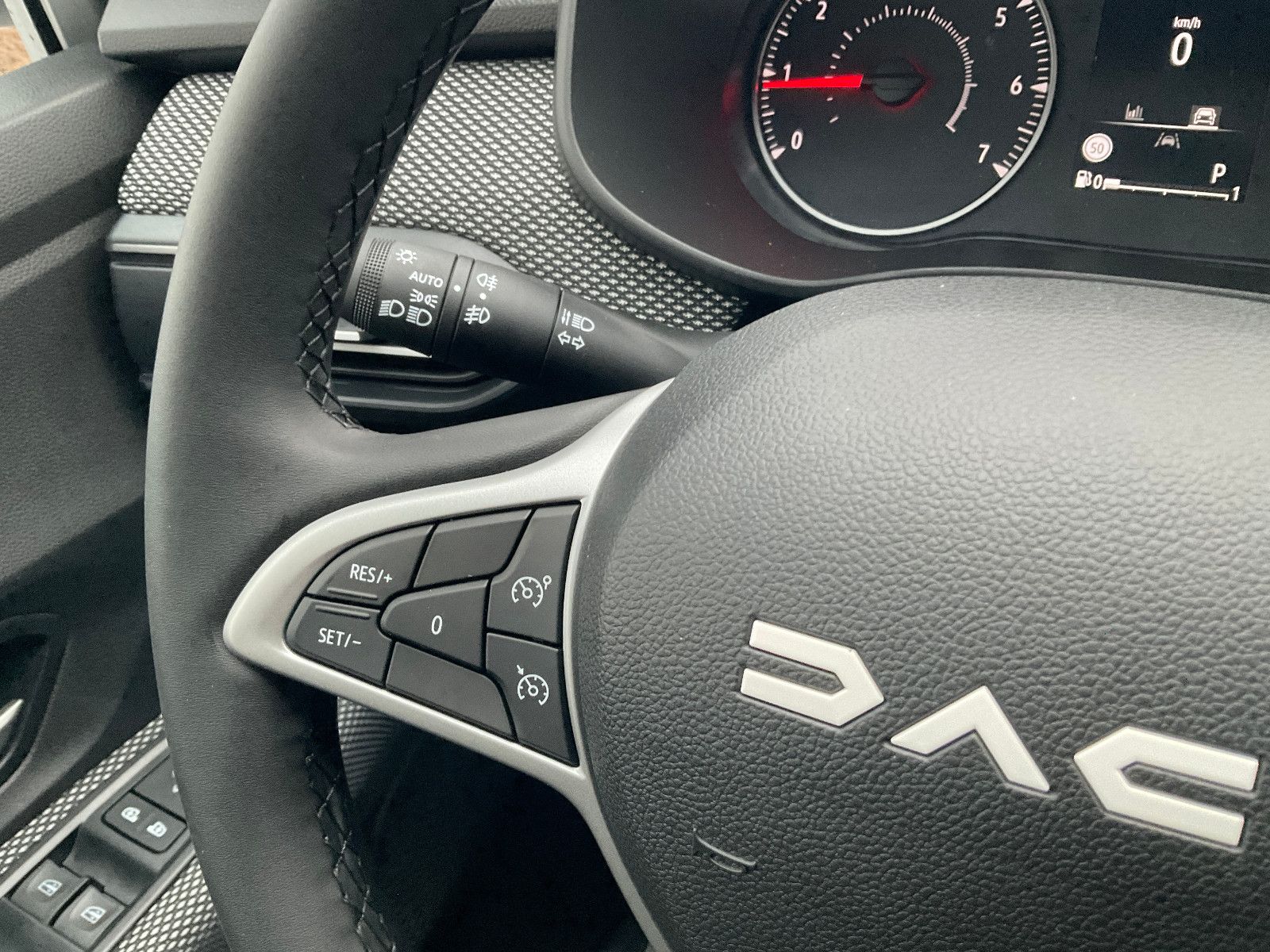 Dacia Sandero 1.0 TCe DSG Expression*Navi*LED*SHZ*Kame