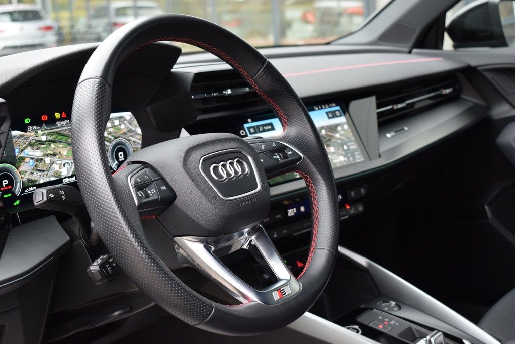 Audi A3 Sportback 45 TFSI e S-tr. *S-line*Matrix*HuD*