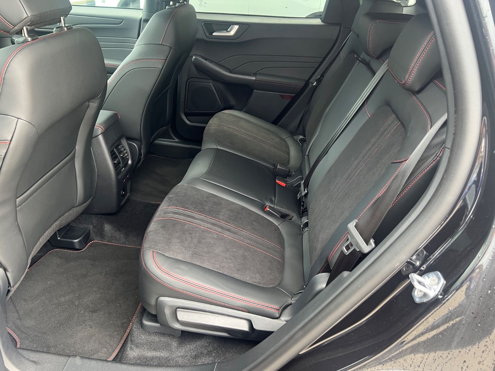 Ford Kuga Hybrid FHEV ST-Line X - Samsaru's Car Outlet